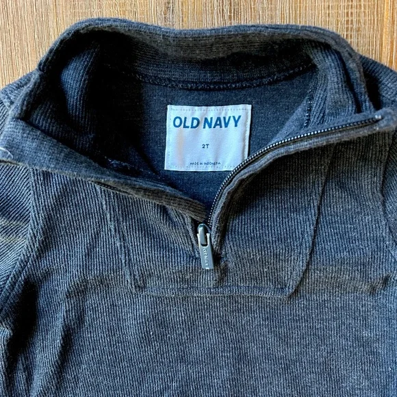 Lot of toddler boy 2T sweaters - Picture 9 of 15